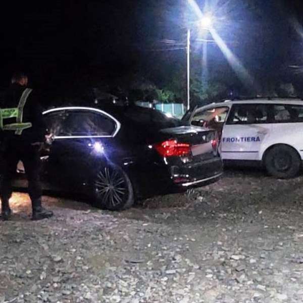 Tânăr, fără drept de conducere, la volanul unui autoturism ce i-a fost încredinţat cu bună ştiinţă