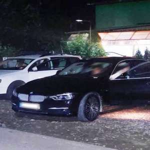 Tânăr, fără drept de conducere,la volanul unui autoturism ce i-a fost încredinţat cu bună ştiinţă