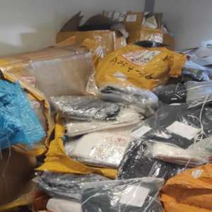 Bunuri susceptibile a fi contrafăcute în valoare de 6.600.000 lei, descoperite de poliţiştii de frontieră din cadrul Gărzii de Coastă