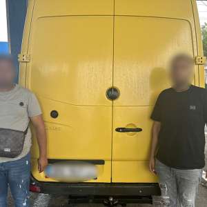  24 de cetăţeni străini,  depistați ascunși la Nădlac II