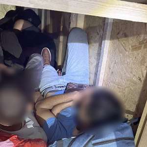 53 de cetăţeni străini, depistați ascunși în ultimele 24 de ore