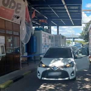 A schimbat permisul de conducere autentic cu unul fals