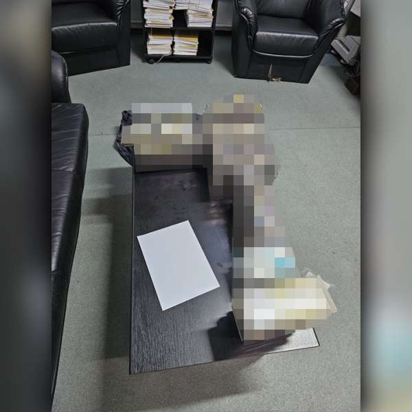 Țigarete ascunse printre bagaje,  descoperite într-un autocar în P.T.F. Giurgiu