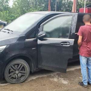 Permis de conducere fals descoperit de polițiștii de frontieră ieșeni