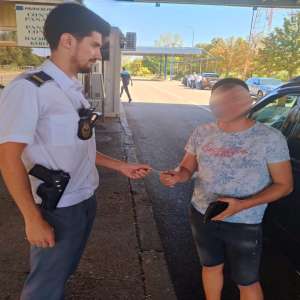 Permis fals descoperit la controlul de frontieră