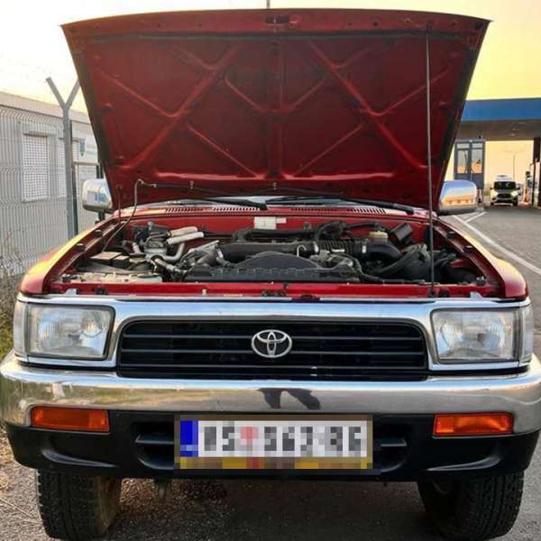 Autoturism căutat de autoritățile din Croația și permis fals depistate în P.T.F. Moravița