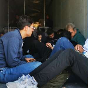 54 de cetățeni străini depistați de polițiștii de frontieră arădeni