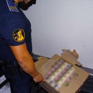 13.600 de țigarete ascunse în bagaje, sub banchetă și în lăzi frigorifice, descoperite în PTF Calafat