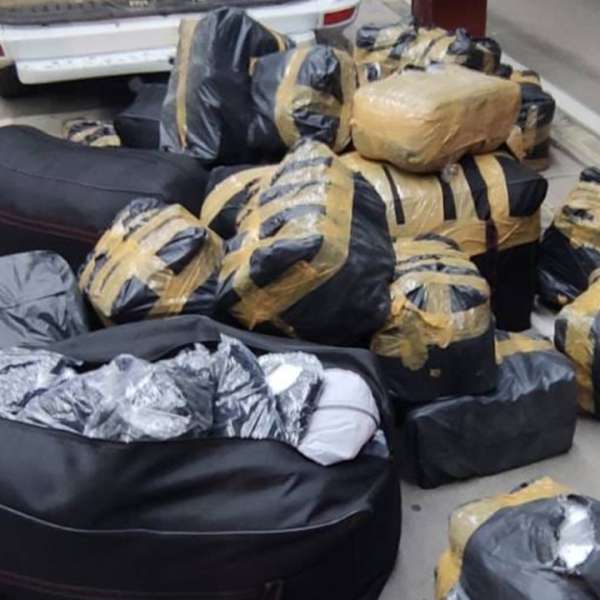 Bunuri susceptibile a fi contrafăcute în valoare de 47.000 lei, confiscate de poliţiştii de frontieră de la PTF Ostrov