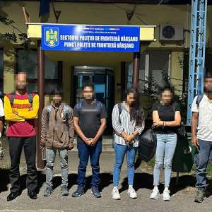 Cinci grupuri formate din 41 de cetăţeni străini, oprite la graniţa cu Ungaria