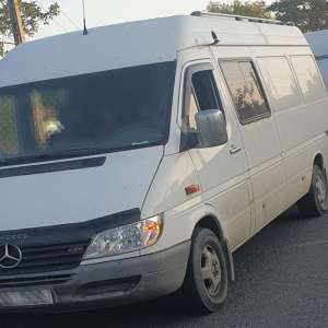 Conducere fără permis corespunzător și încredinţare isprava unor cetățeni din Republica Moldova