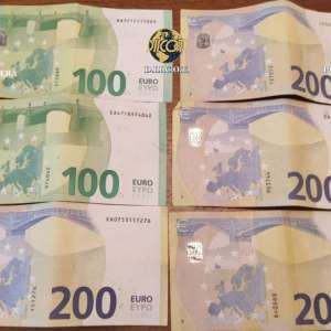 Percheziţii la traficanţii de migranţi