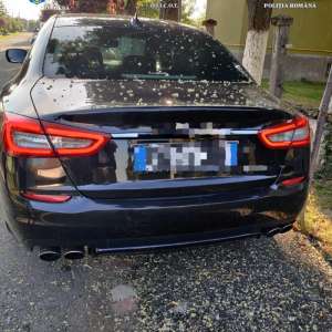 Percheziţii la traficanţii de migranţi