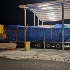 Nădlac II: migranți ascunși în podeaua unei autoutilitare