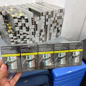 Țigarete ascunse printre bagaje, descoperite într-un autocar în P.T.F. Giurgiu