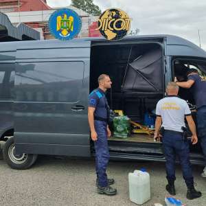 Droguri de risc descoperite asupra unui cetățean străin care s-a prezentat în PTF Sculeni. Șoferul, propus pentru arestare preventivă pentru 30 de zile