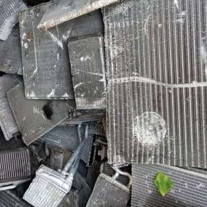 Peste 1.300 kg deşeuri oprite la PTF Borș