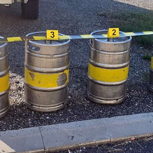 200 de litri de alcool disimulat în butoaie de bere, descoperiţi la PTF Borș II