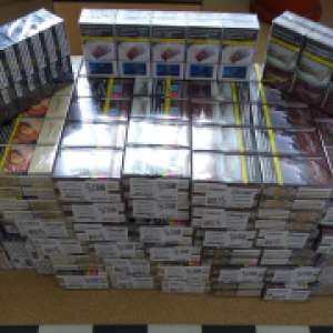 11.000 de țigarete ascunse printre bagaje, descoperite într-un microbuz la PTF Calafat