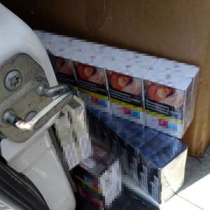 11.000 de țigarete ascunse printre bagaje, descoperite într-un microbuz la PTF Calafat