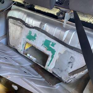 Țigări descoperite în rezervorul unui autoturism ce s-a prezentat în PTF Halmeu