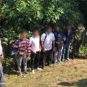 25 cetățeni străini depistați la frontieră