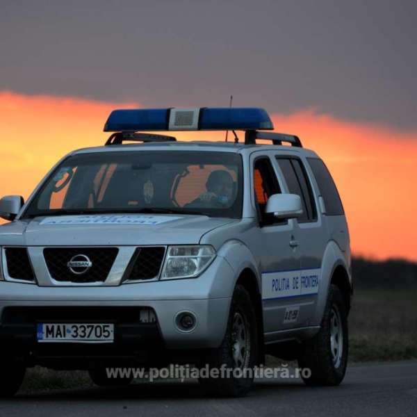 Patru cetățeni străini depistați în tentativă de trecere ilegală a frontierei de stat