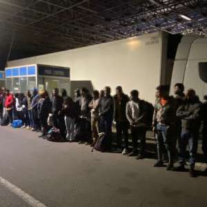 77 cetăţeni străini, depistați ascunși de polițiștii de frontieră arădeni, în ultimele 24 de ore