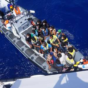 The crew of Coast Guard maritime surveillance vessel MAI 1107 has arrived home after a mission in the Mediterranean. Over 580 people in danger, rescued