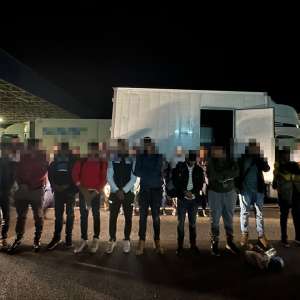 61 de cetăţeni străini, depistați ascunși în ultimele 24 de ore