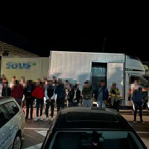 61 de cetăţeni străini, depistați ascunși în ultimele 24 de ore