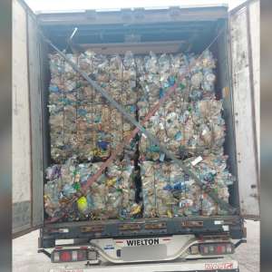 Peste 15 de tone deşeuri din plastic, oprite în P.T.F. Giurgiu
