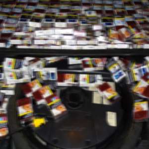 40.000 țigarete depistate ascunse, într-un locaș special amenajat  dar și sub roata de rezervă ale unui autoturism, la Calafat