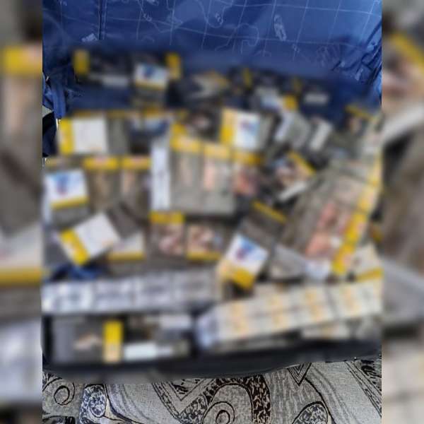 Peste 11.000 de țigarete ascunse în două mijloace de transport, în P.T.F. Bechet