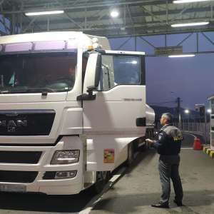 Atestat profesional fals, descoperit la controlul de frontieră