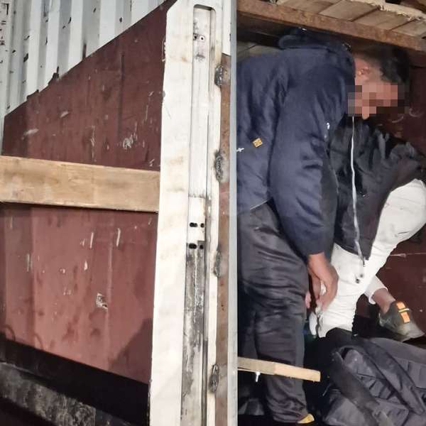 45 de cetăţeni străini, depistați ascunși în ultimele 24 de or