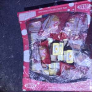 Țigări disimulate în cutii cu dulciuri și coniac fără timbru de acciză, confiscate la Albița