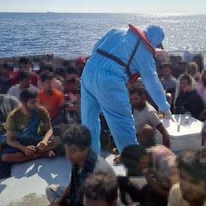 O nouă misiune de salvare în apele Mării Mediterane încheiată cu succes de poliţiştii de frontieră români