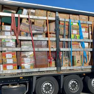 Peste 7.000 kg produse second-hand, oprite la intrarea în țară