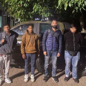 Nouă cetăţeni din Nepal şi Pakistan depistaţi la frontiera cu Serbia