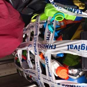 Peste 18 tone produse second-hand, oprite la intrarea în țară