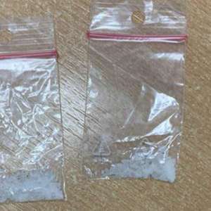 Doi maramureșeni depistați cu aproximativ 13 grame de substanțe interzise, în Vișeu de Sus și Crăciunești