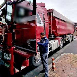 Polițe de asigurare obligatorie, false, descoperite la controlul de frontieră