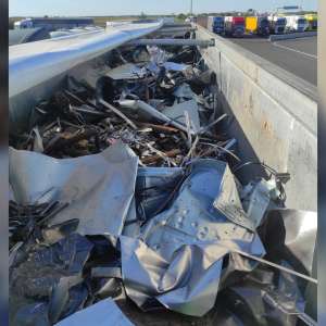 Peste 22 de tone deşeuri, din fier şi oţel, oprite la intrarea în țară