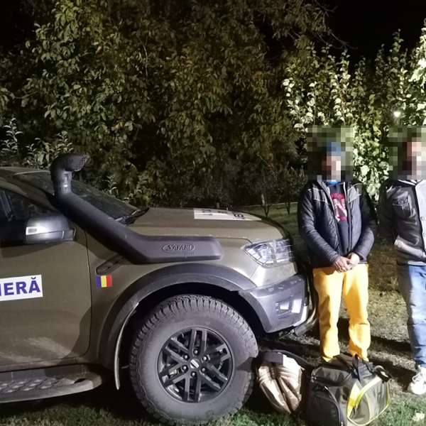 Trei indieni depistați în tentativă de trecere ilegală