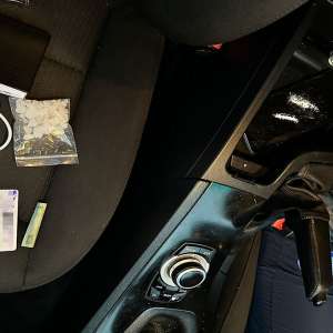 Aproximativ 20 grame de substanțe interzise, în mașina unui sătmărean