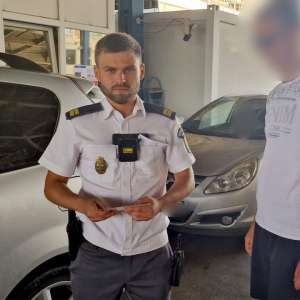 Păcălit cu un permis de conducere fals