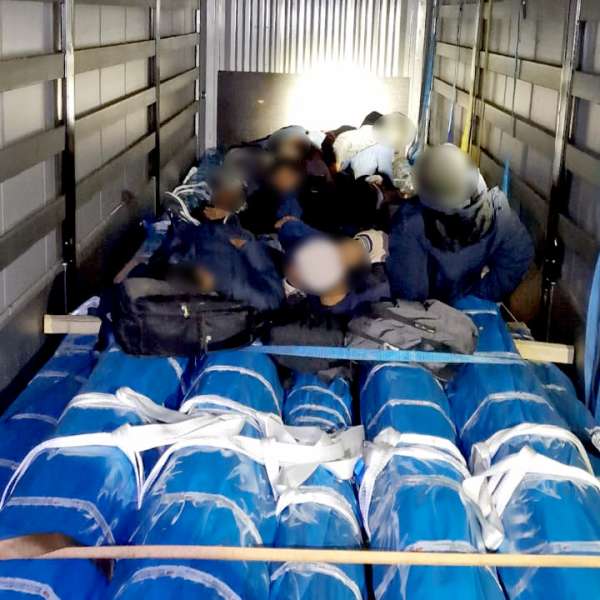 16 cetățeni din Bangladesh, depistați ascunși la Nădlac