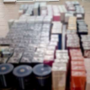 Parfumuri şi încălţăminte sport contrafăcute, în valoare de 193.000 lei, descoperite de poliţiştii de frontieră constănţeni