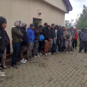 30 de migranți depistați cu ajutorul tehnicii aeriene de supraveghere a frontierei